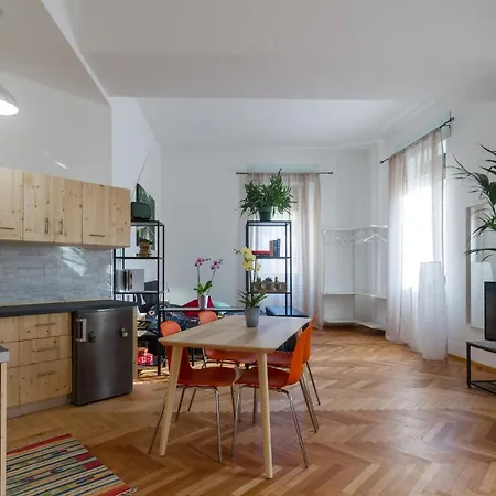 Montecchi Apartment
